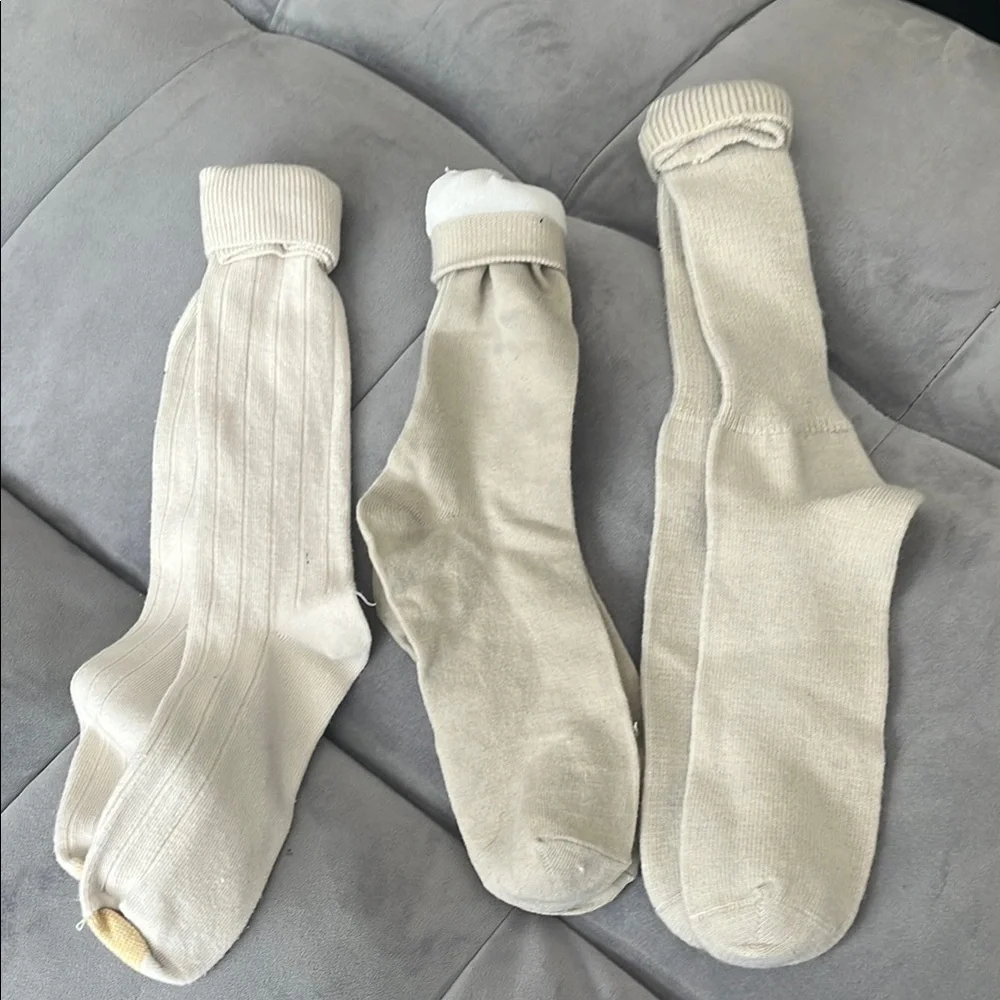 “Mens knit socks- includes 3 pairs”